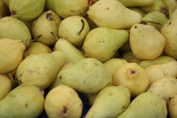 Wall Mural - close up of pears in the market