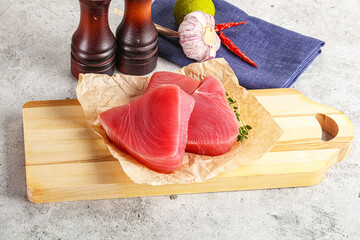 Canvas Print - Delicous raw tuna steak for cooking