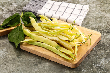 Canvas Print - Raw green bean strings heap