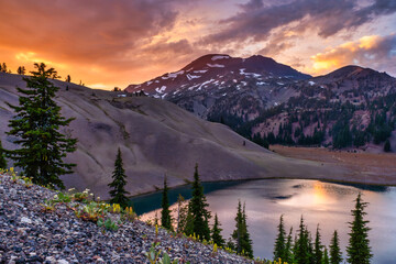 Wall Mural - sunset in the mountains