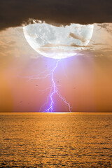 Aufkleber - Lightning coming from the moon to the earth - Night sky with full moon and lightning in the clouds on the fore ground calm  sea wave 