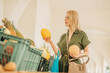 © Westend61 - Blond woman choosing melon at fruit stall