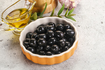 Poster - Black olives with oil and branch