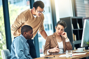 Leinwandbilder - Help, office and man with business people on tablet in discussion for planning, teamwork and project ideas. Corporate company, collaboration and men and women on tech for feedback, review and meeting