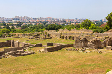 Canvas Print - Remains of the old Roman town of Salona, an archaeological site located in the town of Solin, near Split in Dalmatia Region, Croatia