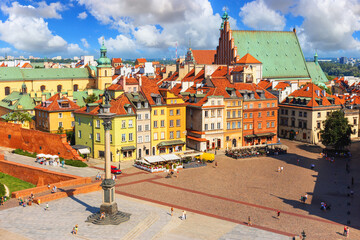 Wall Mural - Cityscape - top view of Castle Square with Sigismund's Column in the Old Town of Warsaw, Poland