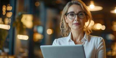 Poster - Businesswoman working in a modern restaurant