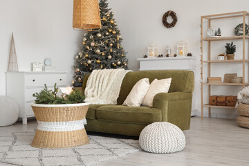 Canvas Print - Interior of living room with sofa, Christmas tree and burning candles