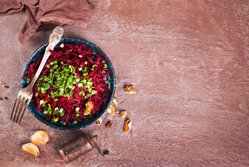 Sticker - Ripe beet salad with balsamic vinegar dressing and thyme.