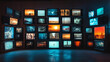 © Sawyer0 - Grupa telewizorów wyświetlających różnorodne obrazy i multimedia. Ekrany pokazują różne treści, takie jak filmy, zdjęcia i grafiki, tworząc kolorowy i wieloaspektowy widok.