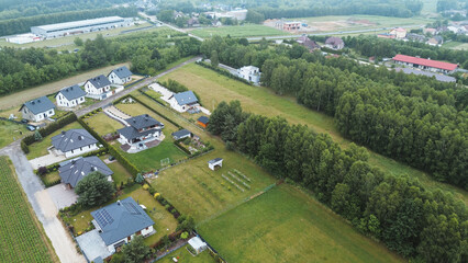 Poster - Upscale suburban neighborhood with spacious homes and green lawns