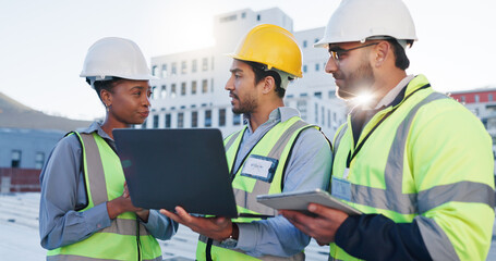 Aufkleber - Laptop, team and construction engineers on site for city planning, maintenance or repairs. Discussion, contractor and group of civil employees with technology for renovation approval on town rooftop.