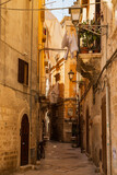 Fototapeta Uliczki - Narrow streets in Bari, Italy