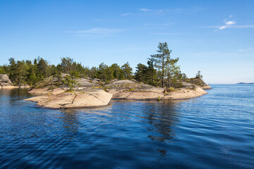 Wall Mural - The coast of Lake Ladoga