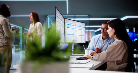 Aufkleber - People Working With Spreadsheet Data