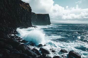 Wall Mural - there is a large wave coming in to the shore of the ocean