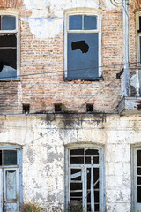 Canvas Print - abandoned house with broken windows in Dilijan