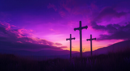 Três cruzes sombrias com um pôr do sol de tirar o fôlego em roxo. Deus criador, Senhor. Deus, ideia. Três cruzes representam a crucificação de Jesus Cristo ao amanhecer. Catolicismo e criatividade na