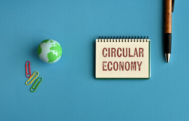 Wall Mural - There is sticky note with the word Circular Economy. It is as an eye-catching image.