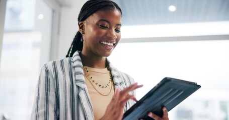 Fototapete - Business, typing and black woman with tablet, smile and internet with connection in office. African person, employee or consultant with technology, humor or online reading with digital app or message