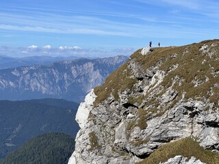 Alpine pastures around Mangart peak in the Julian Alps, Strmec na Predelu (Triglav National Park, Slovenia) - Almen rund um den Mangart-Gipfel in den Julischen Alpen (Triglav-Nationalpark, Slowenien)