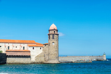 Wall Mural - Church of Notre-Dame-des-Anges in Collioure, France