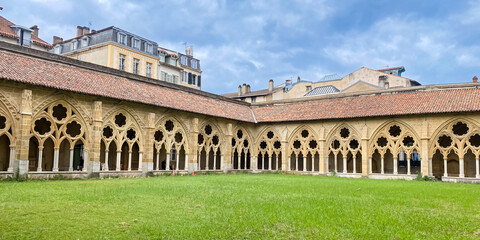 Wall Mural - Panoramic view of the cloister of Sainte-Marie cathedral in Bayonne, France