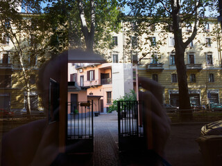 Canvas Print - Old residential buildings along via Cenisio in Milan, Italy