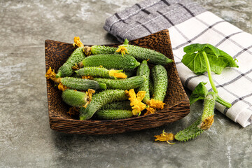 Canvas Print - Raw gherkin cucumbers in the bowl