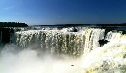 Cascade d'Iguazu entre le Brésil et l'Argentine