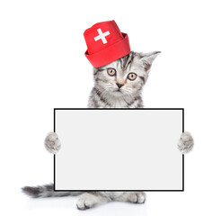 Fototapete - Cat dressed like a doctor shows blank white board. Empty space for text. isolated on white background