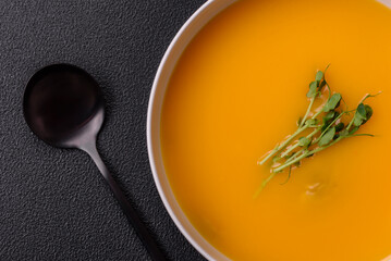 Cream soup of pumpkin, zucchini and carrots with salt and spices