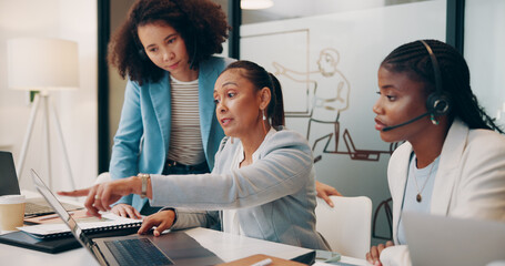 Fototapete - Call center, mentorship and women with laptop, support and customer service email. Tech help, telemarketing consultant or communication agent with client advice, faq discussion and business team