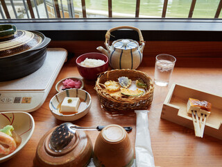 Poster - 京都の観光地の豆腐料理の定食の様子