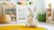 © Business Image - Stilvolles skandinavisches Kinderzimmer mit verspielter Deko und Hasenspielzeug für die Frühlingsgestaltung
