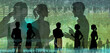 © fotografiedk - Business - Silhouetten von Personen im Team mit digitalen Daten und Analysen - Moderne Arbeitswelt - Remote und Cloud