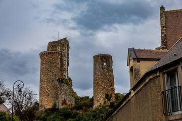 Wall Mural - Le Château du village de Hérisson