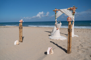 outdoor ceremony, wedding decor, bottle for colored sand, beach wedding, wedding decor, table for outdoor ceremony, signing documents for marriage registration