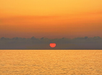 Wall Mural - sun, sea and colorful sky. atmosphere cloudscape panoramic romantic outdoors scenery background