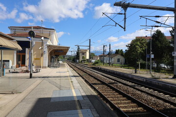 Gare ferroviaire, vue de l'extérieur, ville de Saint-Marcellin, département de l'Isère, France