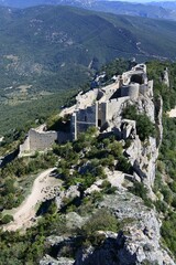 Wall Mural - Blick auf das Château de Peyrepertuse	