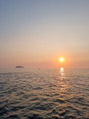Wall Mural - It is a sunset seascape