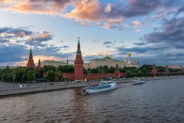 Wall Mural - moscow kremlin, kremlin embankment and moscow river at night in moscow, russia. architecture and lan