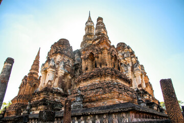 Wall Mural - Sukhothai Historical Park is a world heritage site, showing the masterpieces of early Thai architecture, the magnificent beauty of art and the architecture of the past glory, showing the wisdom.