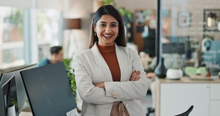 Fototapete - Happy, business woman or software developer with confidence for alpha testing or online maintenance at office. Portrait, female person or project manager with smile or arms crossed for tech operation