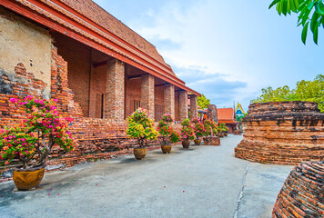 Wall Mural - Scenic ancient ruins of Wat Yai Chai Mongkhon temple, Ayutthaya, Thailand