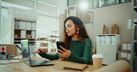 Aufkleber - E commerce, review and woman on smartphone for shipping, distribution and small business courier service. Delivery, quality control and worker with laptop for online shopping, supply chain or order