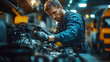 © JPbodyparts - mann, imngenieur, arbeiter, kfz, mechatroniker, reperatur, werkstatt, leute, frau, lächelnd, ehepaar, stadt, lächeln, person, nacht, sitzen, laptop, computer, gesicht, lebensstil, restaurant, mann, fo