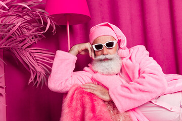 Canvas Print - Photo of funky old man look lying pink color fluffy couch wear sunglass bathrobe headwear in house indoors interior background