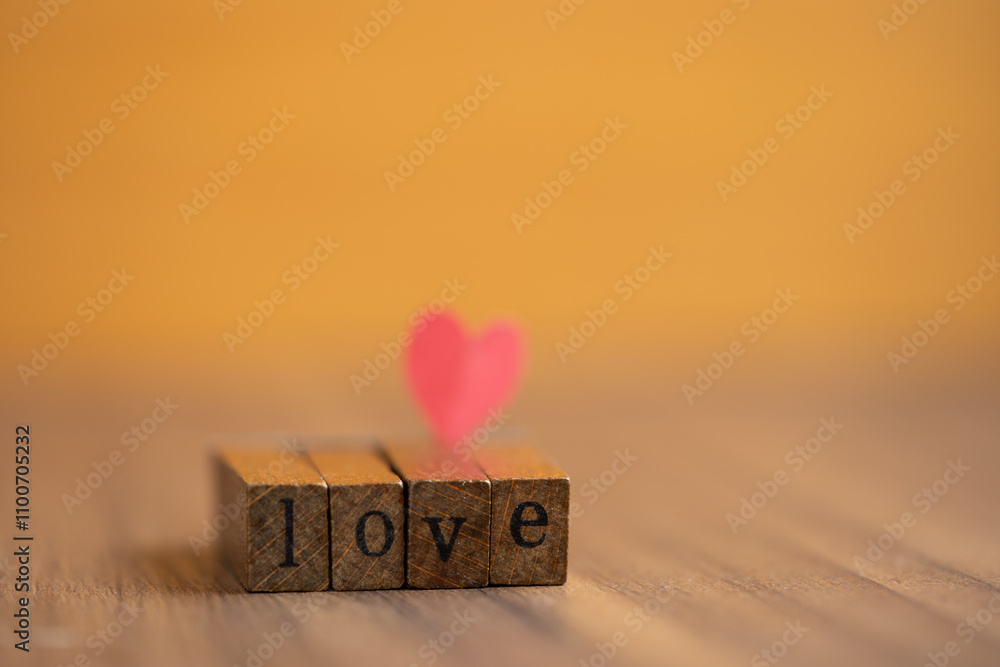 Bloques de madera con tipografía formando la palabra Love Stock Photo ...